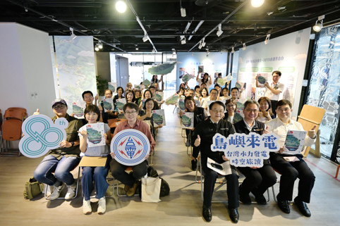 繪本插畫展中開幕活動大合照