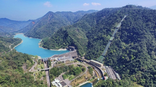 明湖水庫現況全景，右前方即為大觀發電廠