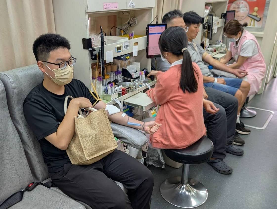 ”民眾熱情參與捐血活動”