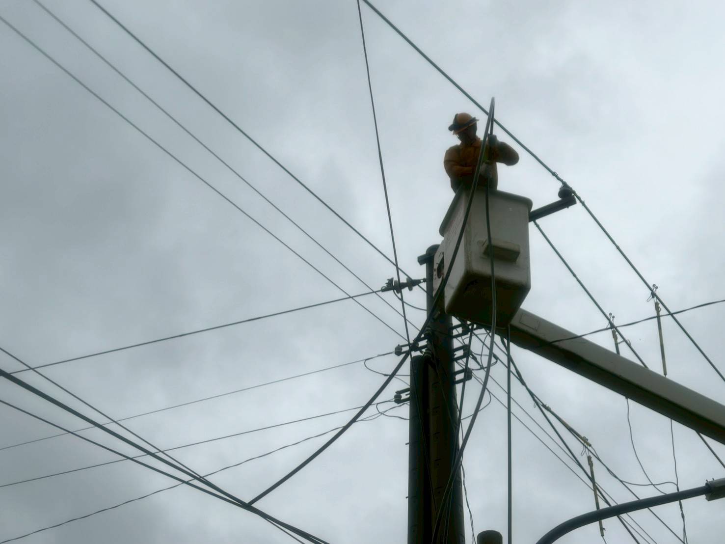 ”雲林區處全力搶修恢復供電”