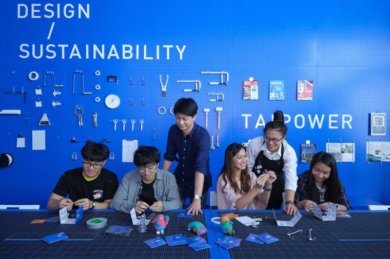 電幻一號所的Power Lab邀集跨領域職人，如藝術家、設計師等，在實驗交流中。